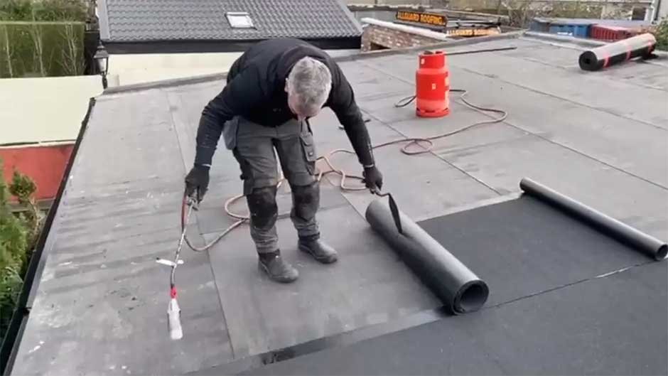 Finding a Commercial Flat Roof Contractor for Repairs & Maintenance