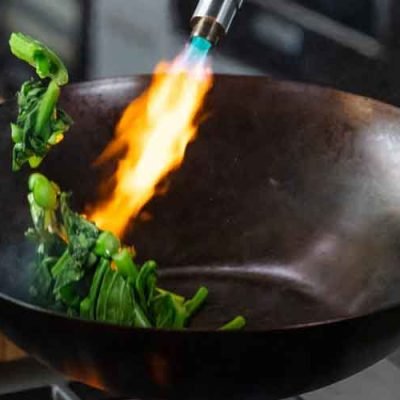 Choosing-the-Perfect-Wok-and-Pan-for-Your-Kitchen
