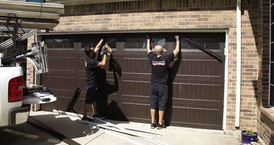 Choosing-the-Right-Garage-Door-Repair-Service