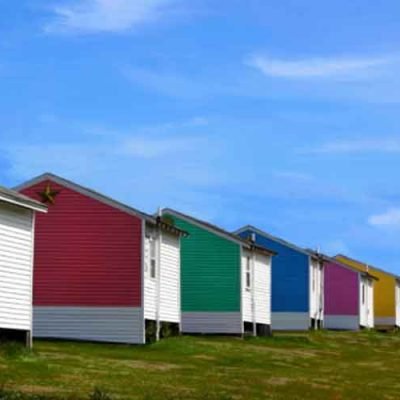 Harnessing-Renewable-Energy-in-a-Shipping-Container-Home
