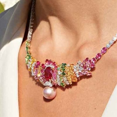 The-Art-of-Gemstone-Arrangement-in-Fine-Jewellery