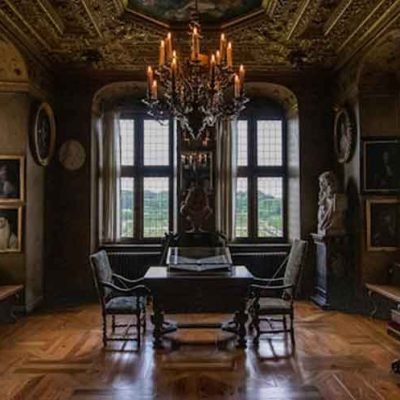 How-Iron-Furniture-Can-Make-a-Statement-in-Your-Living-Room