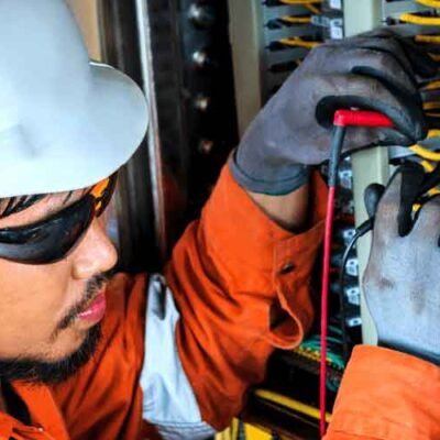 The-Guide-to-Finding-and-Working-with-Top-Commercial-Electrical-Contractors