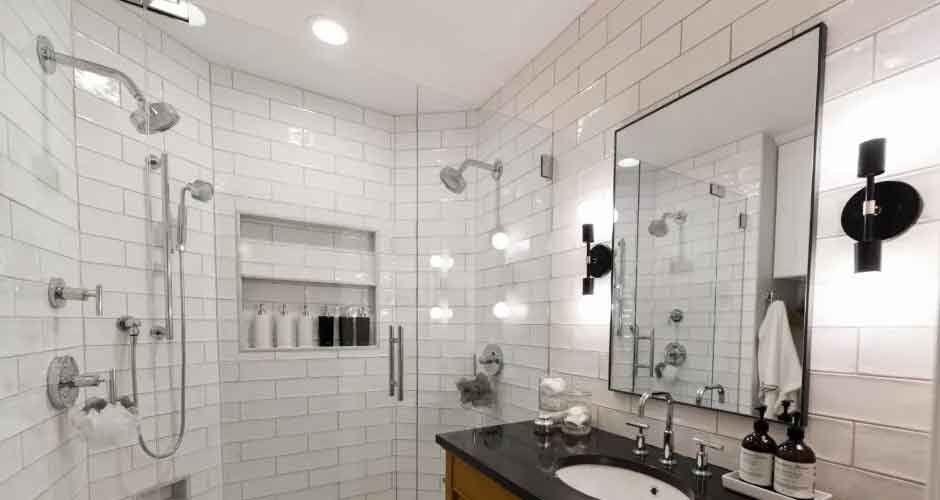 Maximizing-Efficiency-in-Tiny-Bathrooms-in-Lubbock