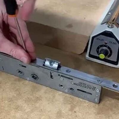 The-Difference-Between-a-Full-Multipoint-Lock-and-a-Replacement-Gearbox